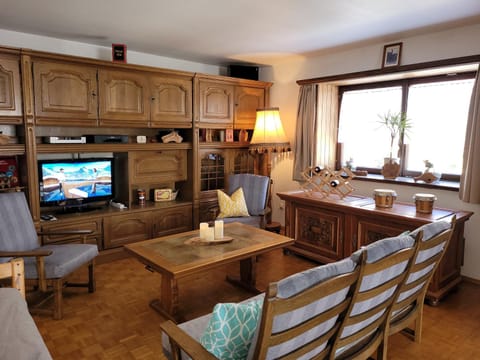 Communal lounge/ TV room, Living room