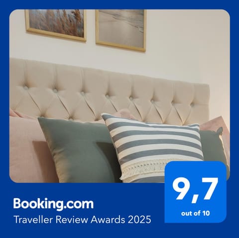 Bed, Bedroom, Certificate/Award, Certificate/Award