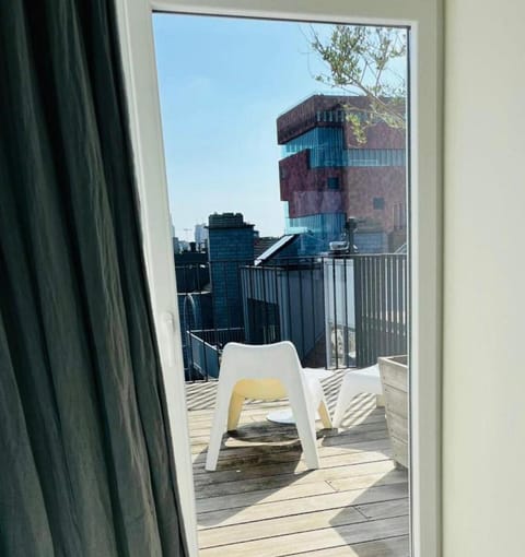 Balcony/Terrace, Balcony/Terrace, Landmark view