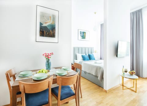Photo of the whole room, Dining area, Bedroom