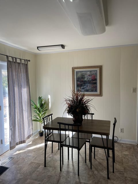 You won't want to leave! House in Huntsville