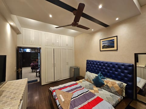 Bed, Bedroom, wardrobe