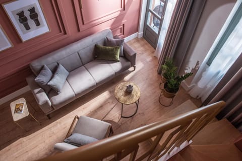 Living room, Seating area