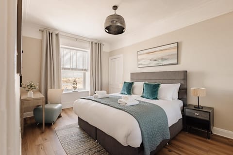 Bed, Bedroom, Sea view