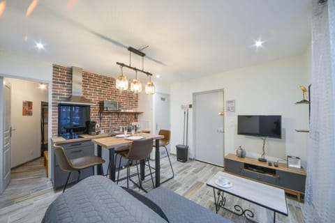 Appart Bambou rdc - parking gratuit- Netflix Apartment in Bourges
