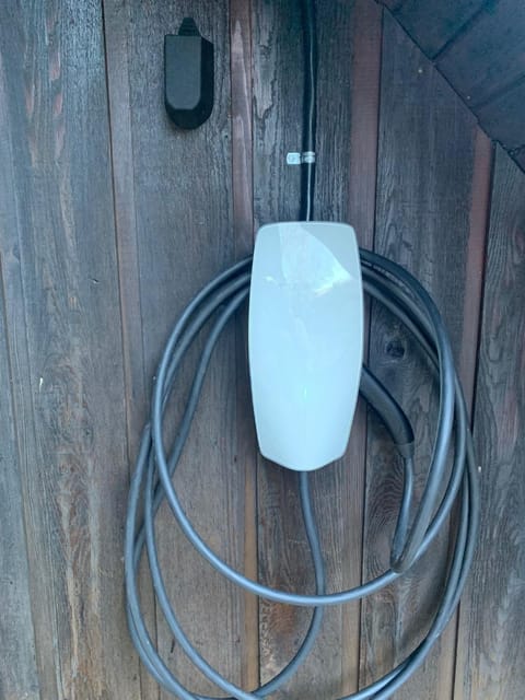 Fantastic 2 family vacation home with EV charger Chalet in Windham