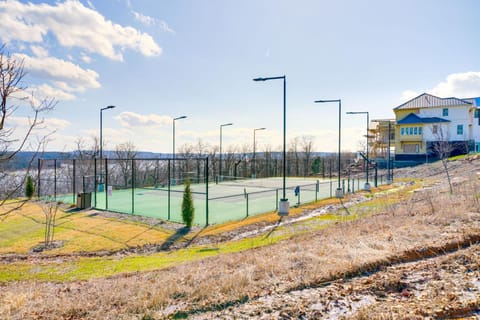 Group Getaway in Carlton Landing Walk Everywhere! House in Carlton Landing