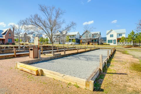 Group Getaway in Carlton Landing Walk Everywhere! House in Carlton Landing