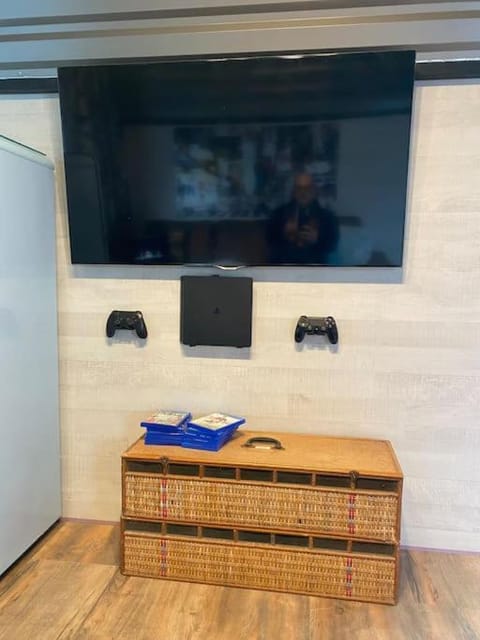 Gleis 2, Waggon mit Ofen, optional mit Whirlpool und Sauna House in Rhineland-Palatinate