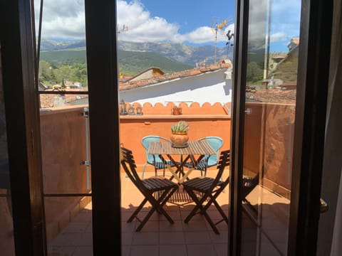 View (from property/room), Balcony/Terrace, Mountain view, Mountain view, River view