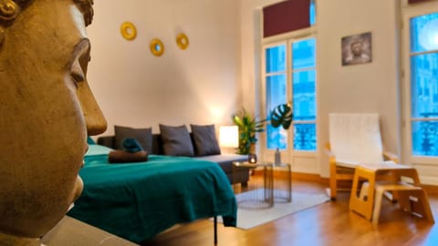 Bed, Living room, Photo of the whole room, Seating area, Bedroom