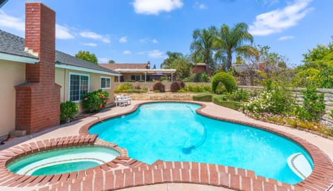 Property building, Spring, Day, Garden view, Pool view, Swimming pool, Swimming pool