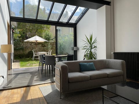 Grande maison hyper centre House in Le Mans