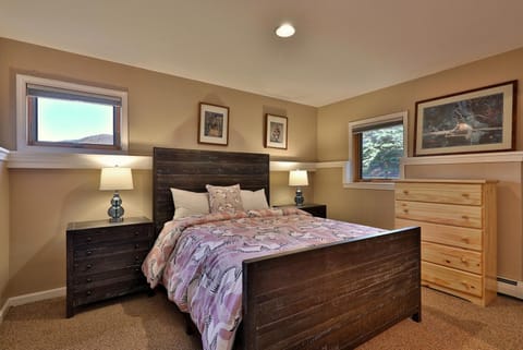 The Pico Escape- 3BR 2BA Ski On Ski Off at Pico Mountain, Close to Killington, condo Apartment in Mendon