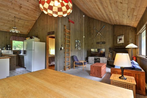 Left Duplex Home Directly Across From Pico Mountain, Close to Killington, home House in Mendon