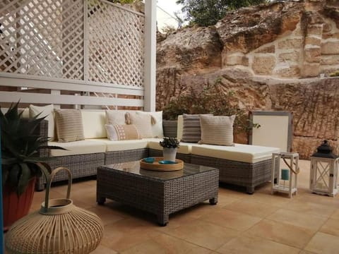 Patio, Balcony/Terrace