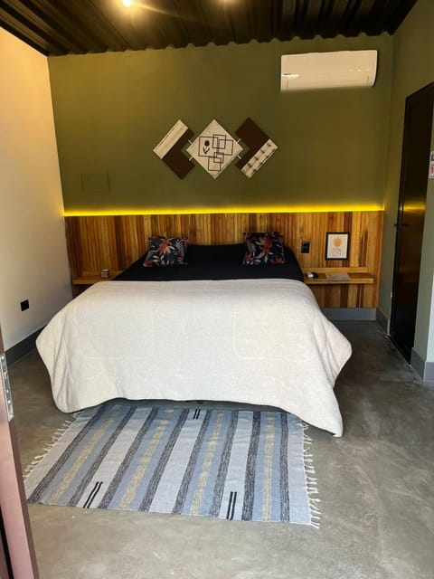 Bedroom, internet, internet, air conditioner