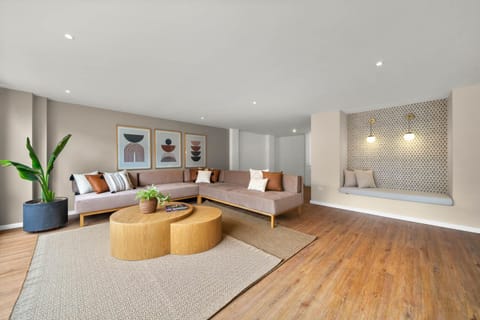 Living room, Area and facilities