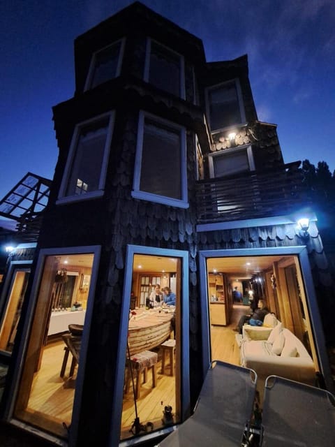Property building, Night, Balcony/Terrace