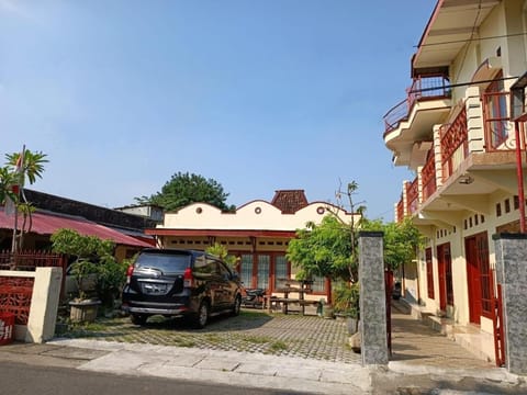 Property building, Parking