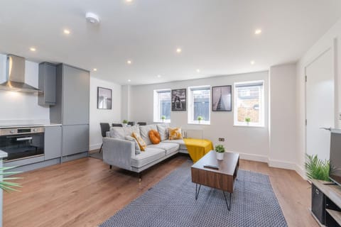 TV and multimedia, Kitchen or kitchenette, Living room, Photo of the whole room, Seating area, Dining area, minibar, pet friendly