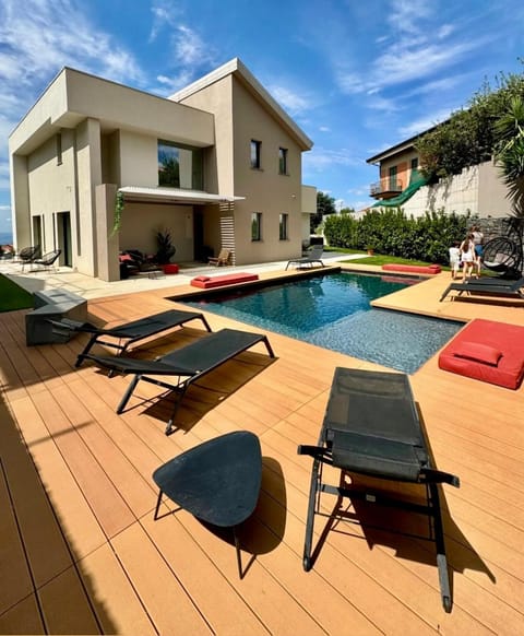 Patio, Pool view, Swimming pool, sunbed