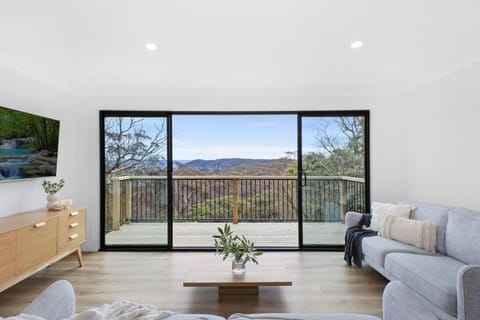 Natural landscape, TV and multimedia, View (from property/room), Balcony/Terrace, Mountain view