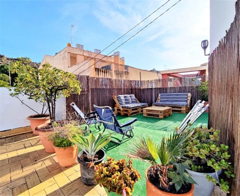 Balcony/Terrace, sunbed
