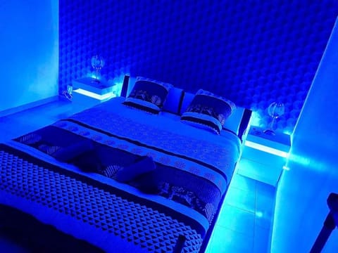 Le Black and Wood, proche centre, parking gratuit. Apartment in Île-de-France