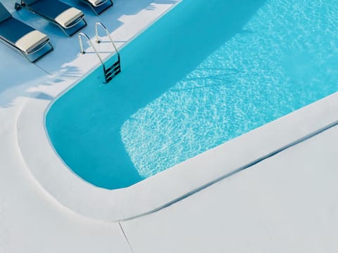 Pool view, Swimming pool, sunbed