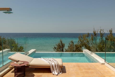 Shower, View (from property/room), Balcony/Terrace, Sea view, Swimming pool