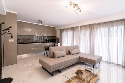 Living room, Seating area, kitchen