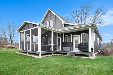 Hidden Serenity House in Sawyer