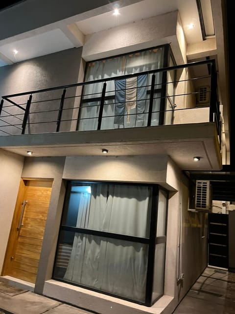 Facade/entrance, View (from property/room)