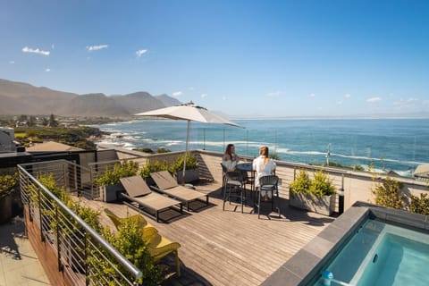 Nearby landmark, Day, Natural landscape, View (from property/room), Balcony/Terrace, Seating area, Pool view, Sea view, Swimming pool, sunbed