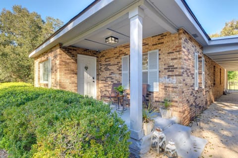 Charming Gulfport Home about 2 Mi to Marina House in Gulfport