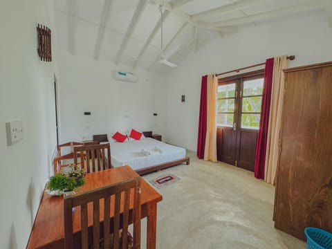 Bed, Living room, Photo of the whole room, Seating area, Bedroom