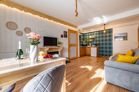 TV and multimedia, Kitchen or kitchenette, Living room, Other, Decorative detail