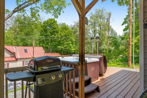Tiny Homes on Pleasant Apartment hotel in Ludlow