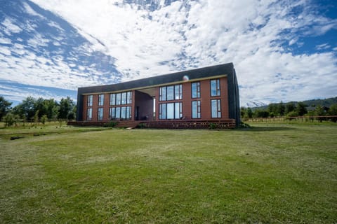 Property building, Day, Natural landscape, Garden, Garden