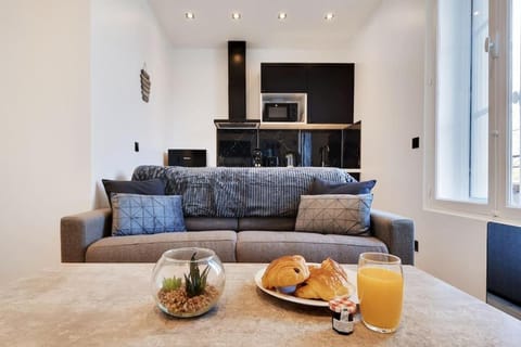 TV and multimedia, Kitchen or kitchenette, Living room