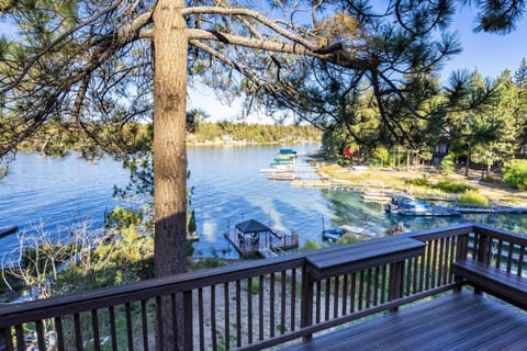 Lakefront Bay View - On the Lake House in Big Bear