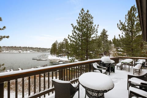 Lakefront the Cove - On the Lake House in Big Bear