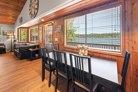 Lakefront the Cove - On the Lake House in Big Bear