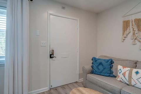 Berry Hill Urban Oasis - by 12 South & Vanderbilt Apartment in Berry Hill