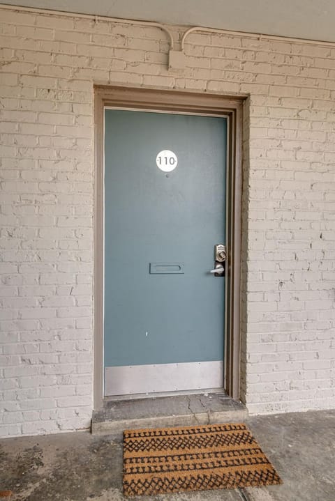 Berry Hill Urban Oasis - by 12 South & Vanderbilt Apartment in Berry Hill