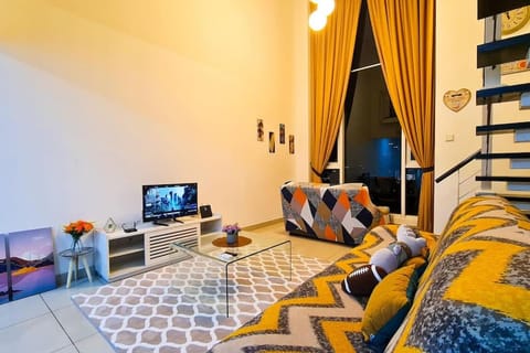 Communal lounge/ TV room, TV and multimedia, Living room, Seating area, Evening entertainment