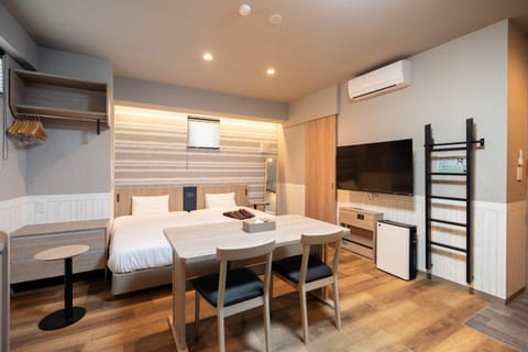 Bed, TV and multimedia, Living room, Bedroom, air conditioner