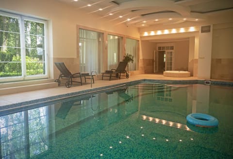 Swimming pool