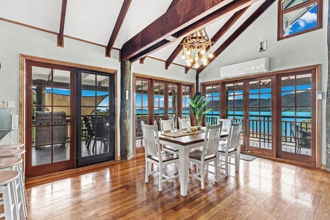 Natural landscape, View (from property/room), Balcony/Terrace, Dining area